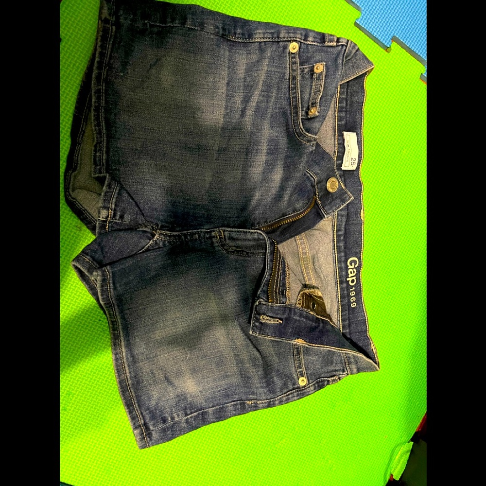 Denim Gap shorts in size 25